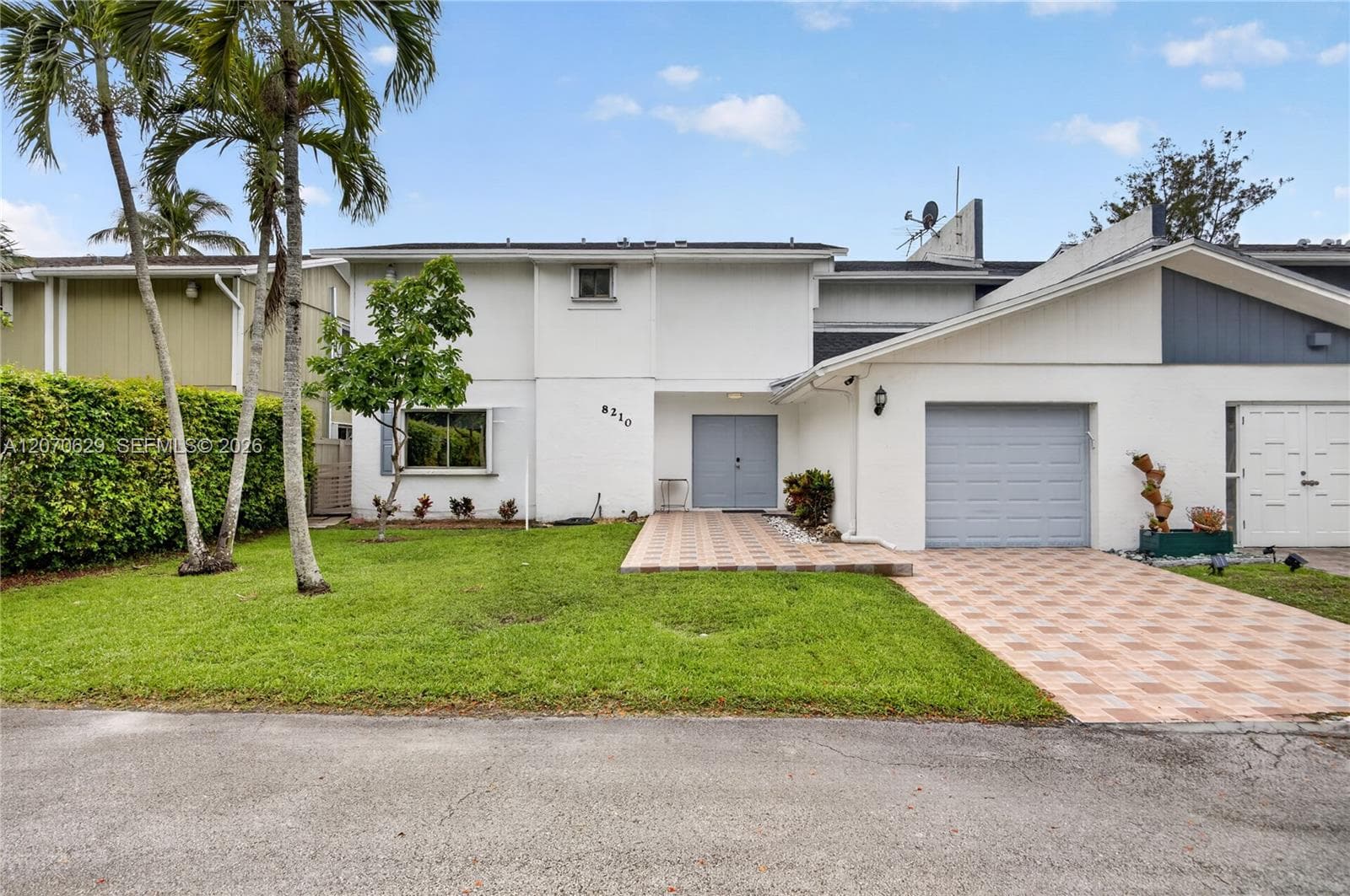 8210 SW 96th Ct, Miami, FL 33173 photo 2
