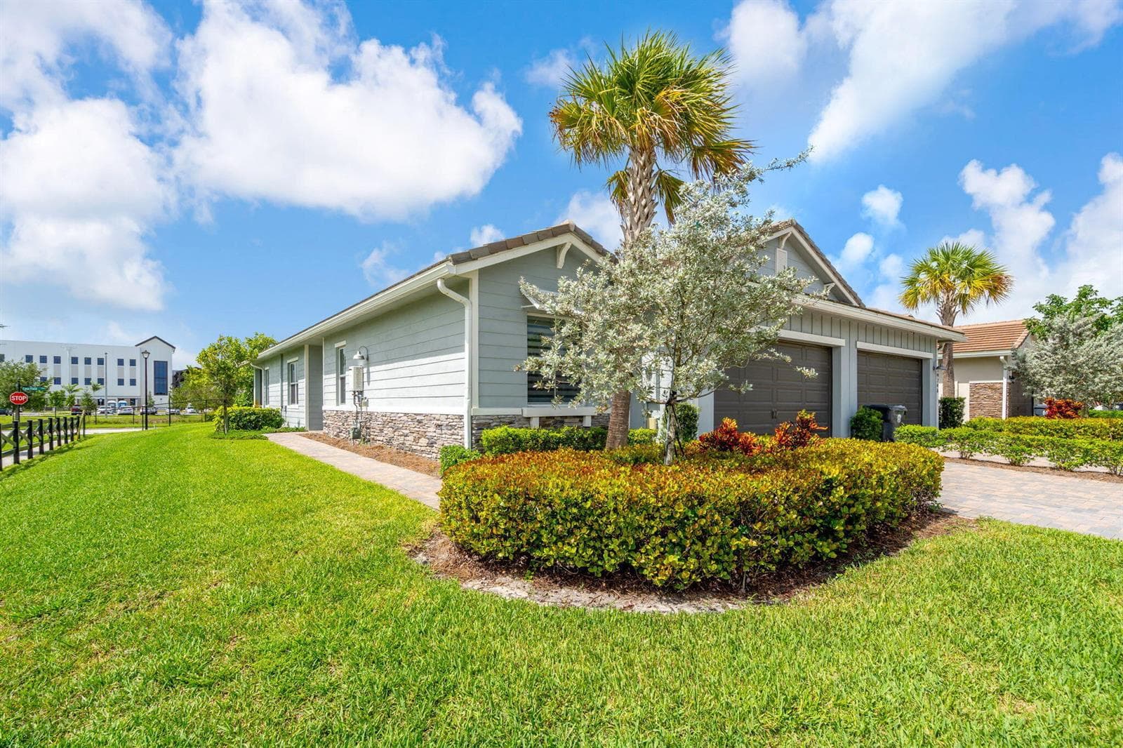 19742 WEATHERVANE Way, FL 33470 photo 2