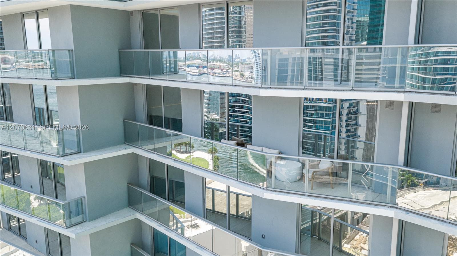 77 SE 5th ST # 2302, Miami, FL 33131 photo 2
