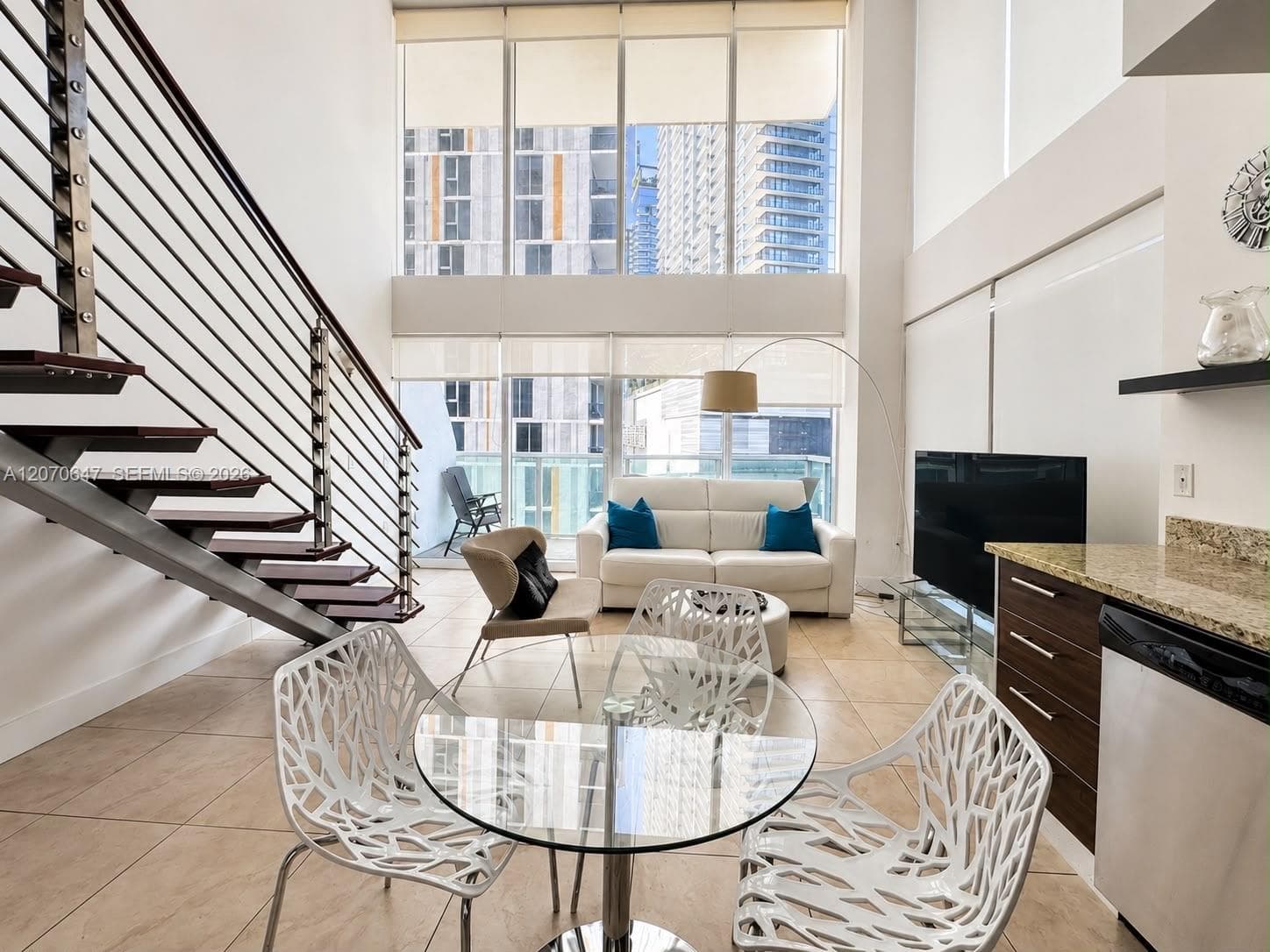 41 SE 5th St # 516, Miami, FL 33131 photo 3