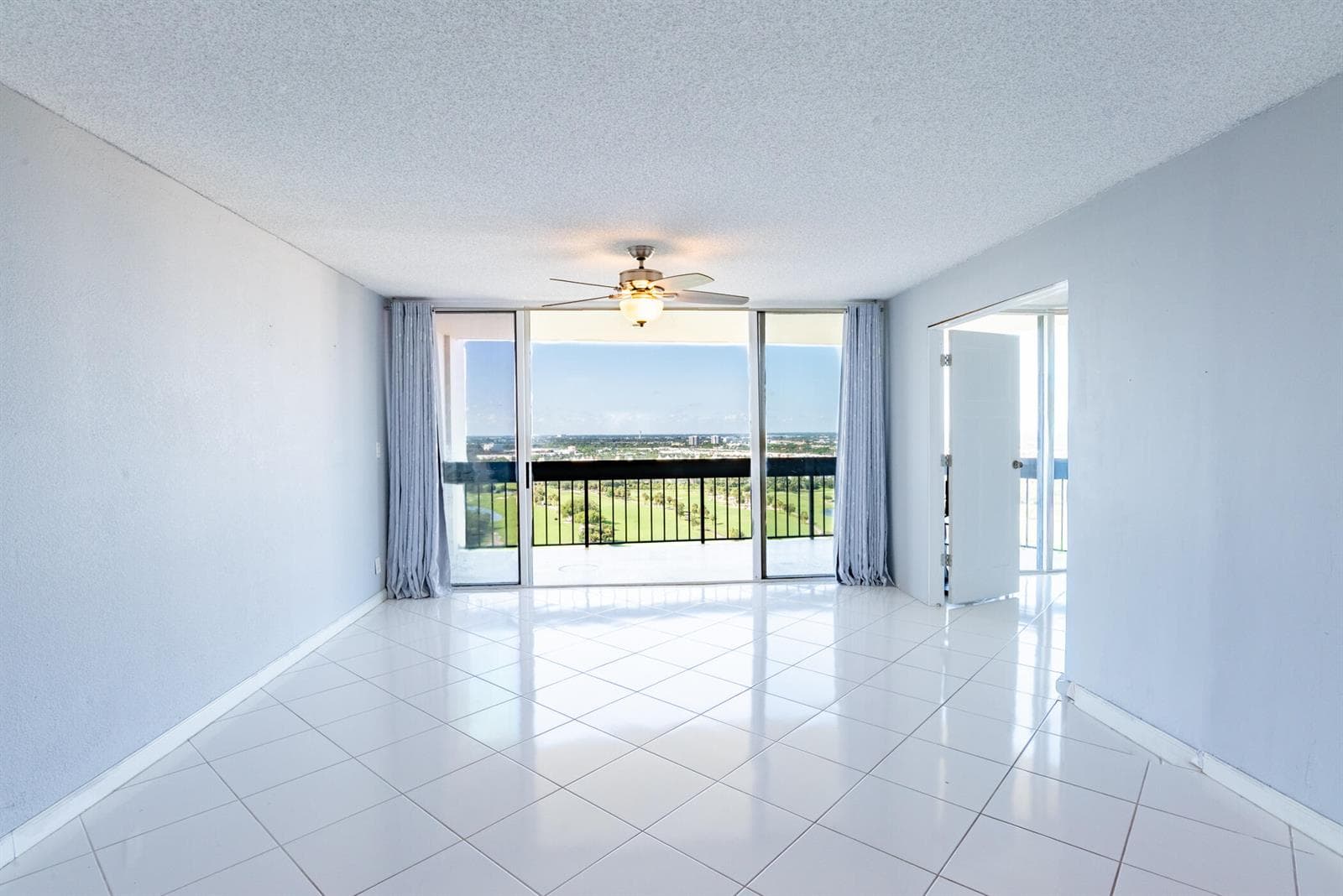 2400 PRESIDENTIAL Way # PH6, West Palm Beach, FL 33401 photo 3