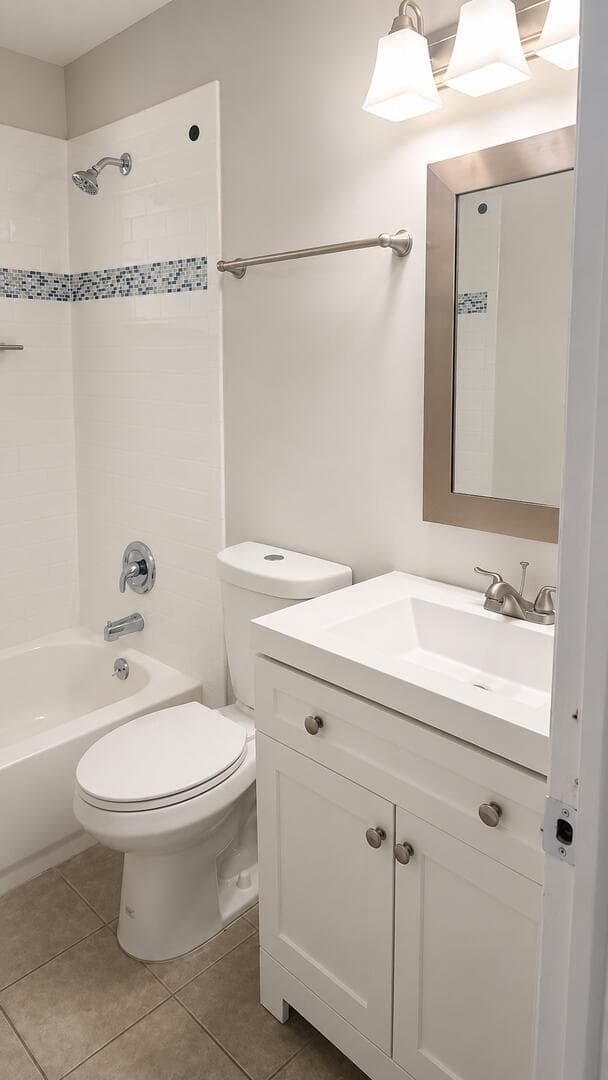 665 Glouchester Street # Apt 17, Boca Raton, FL 33487 photo 2