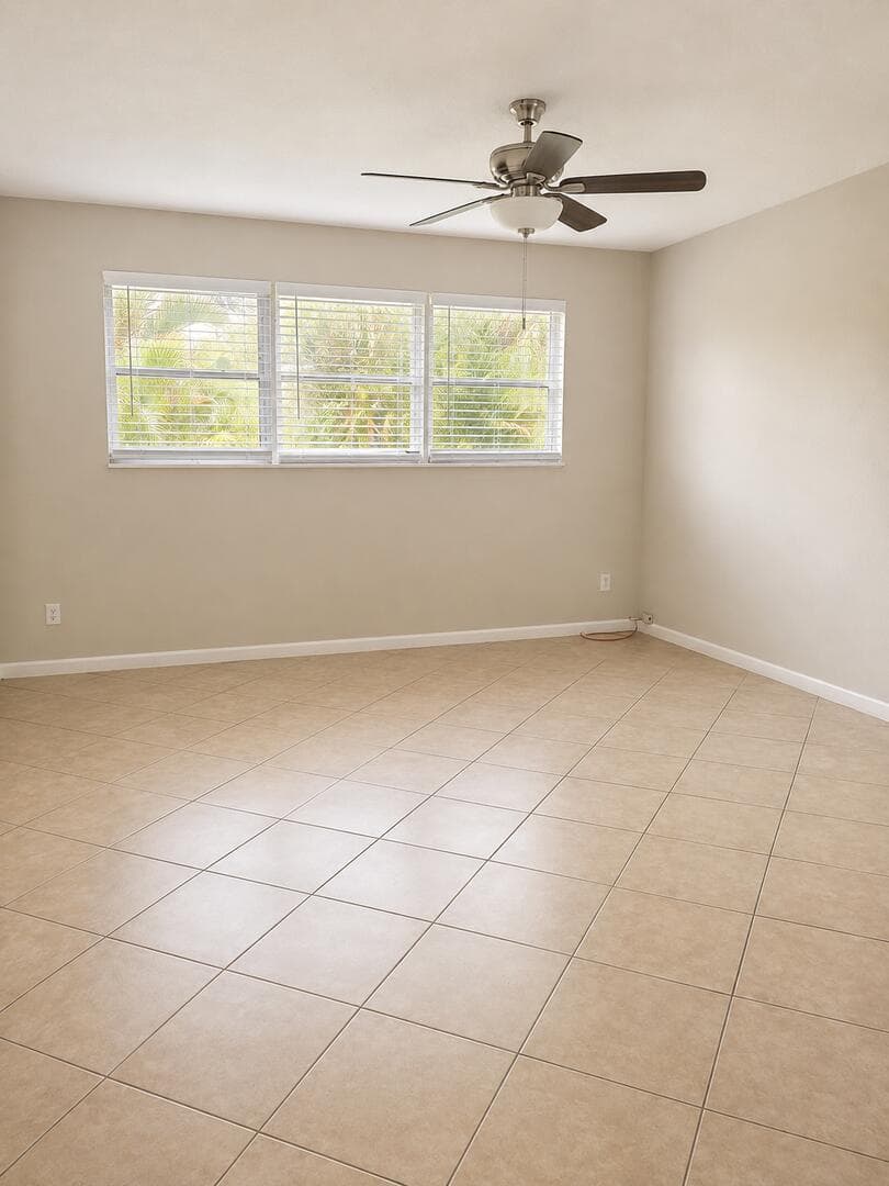 665 Glouchester Street # Apt 17, Boca Raton, FL 33487 photo 4