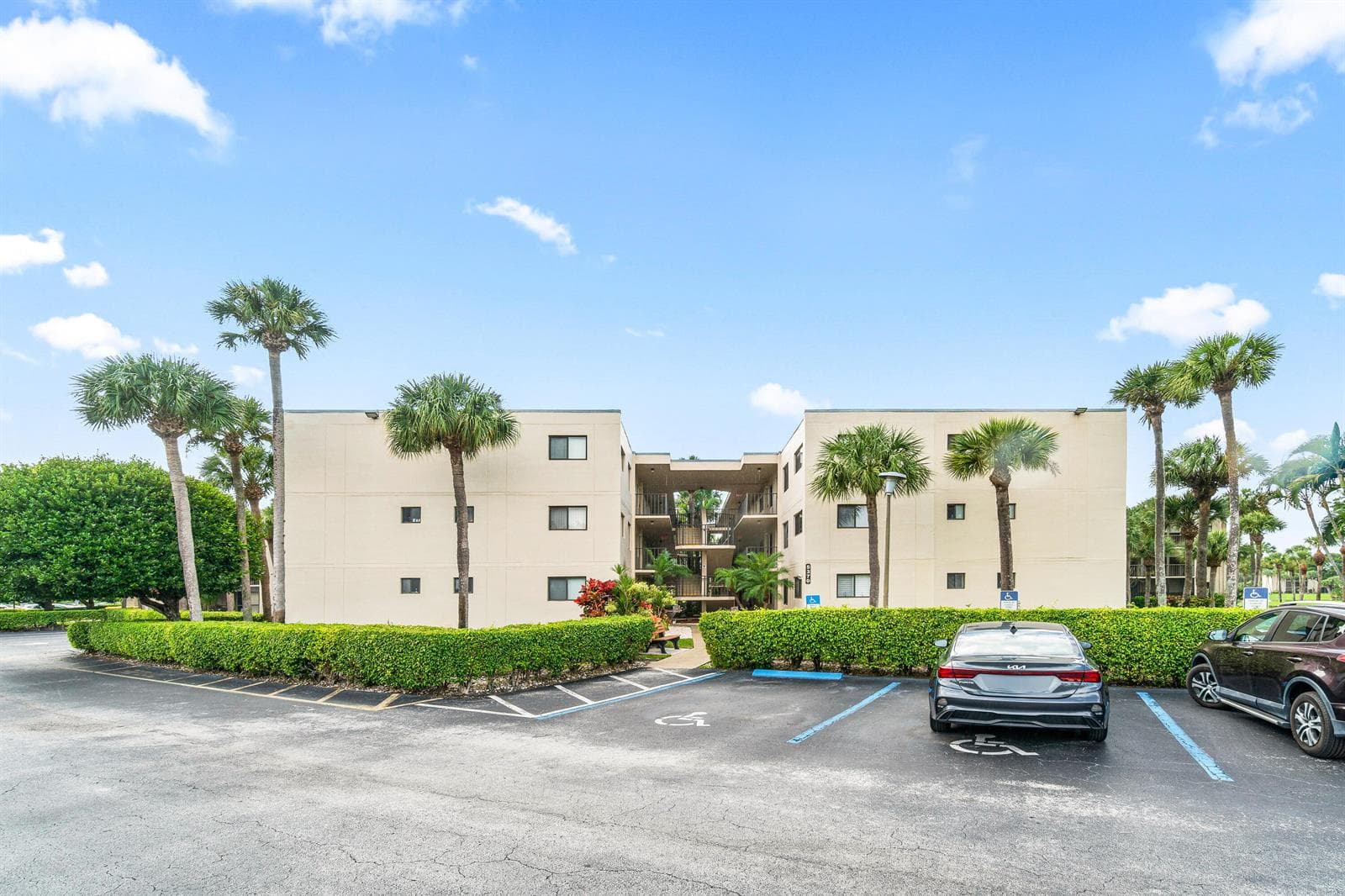 5370 LAS VERDES Circle # 209, Delray Beach, FL 33484 photo 3