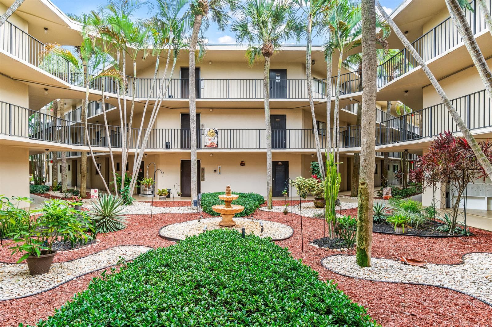 5370 LAS VERDES Circle # 209, Delray Beach, FL 33484 photo 5