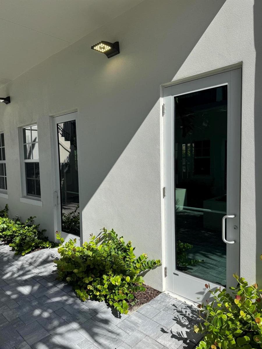 20 NW 6TH Avenue, Delray Beach, FL 33444 photo 2