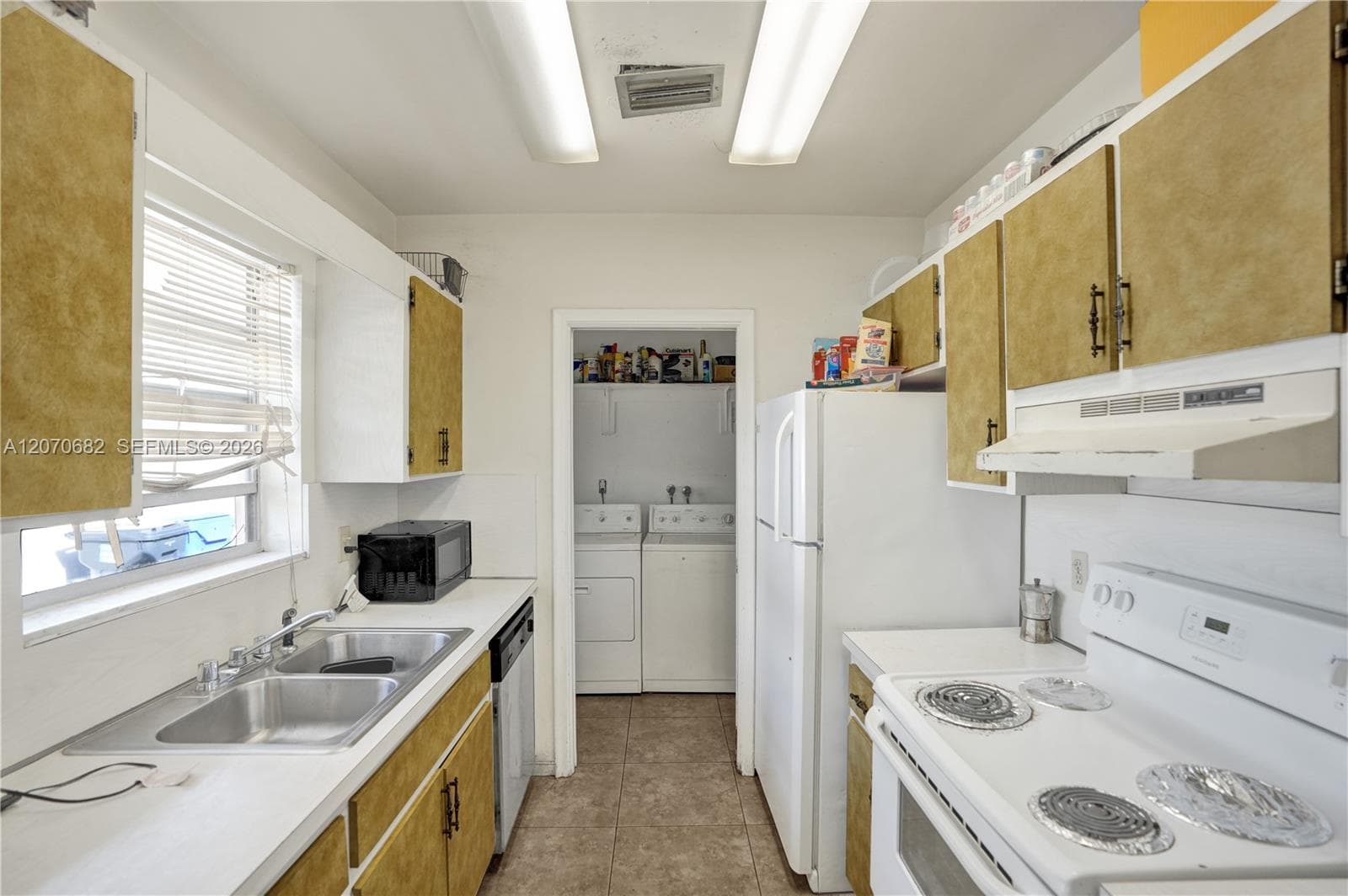 5706-5708 Lincoln St # 1-2, Hollywood, FL 33021 photo 4