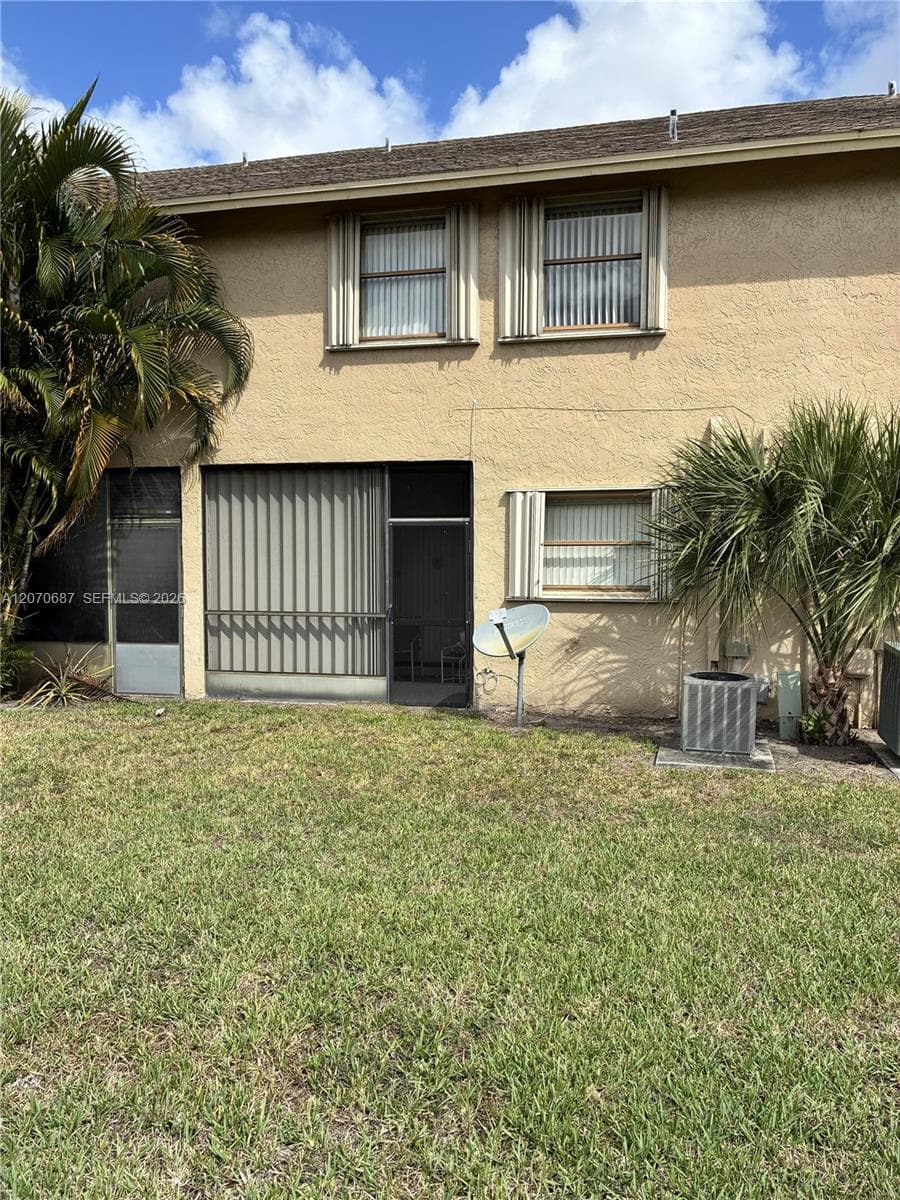 5820 Northpointe Ln, Boynton Beach, FL 33437 photo 2