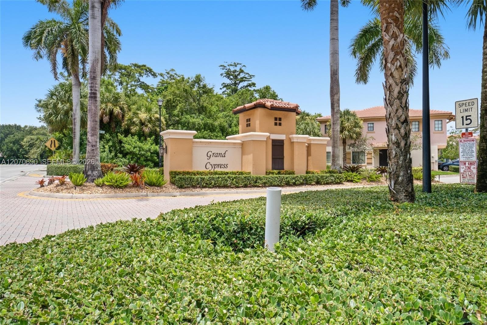 4758 Cypress St, Coconut Creek, FL 33073 photo 2