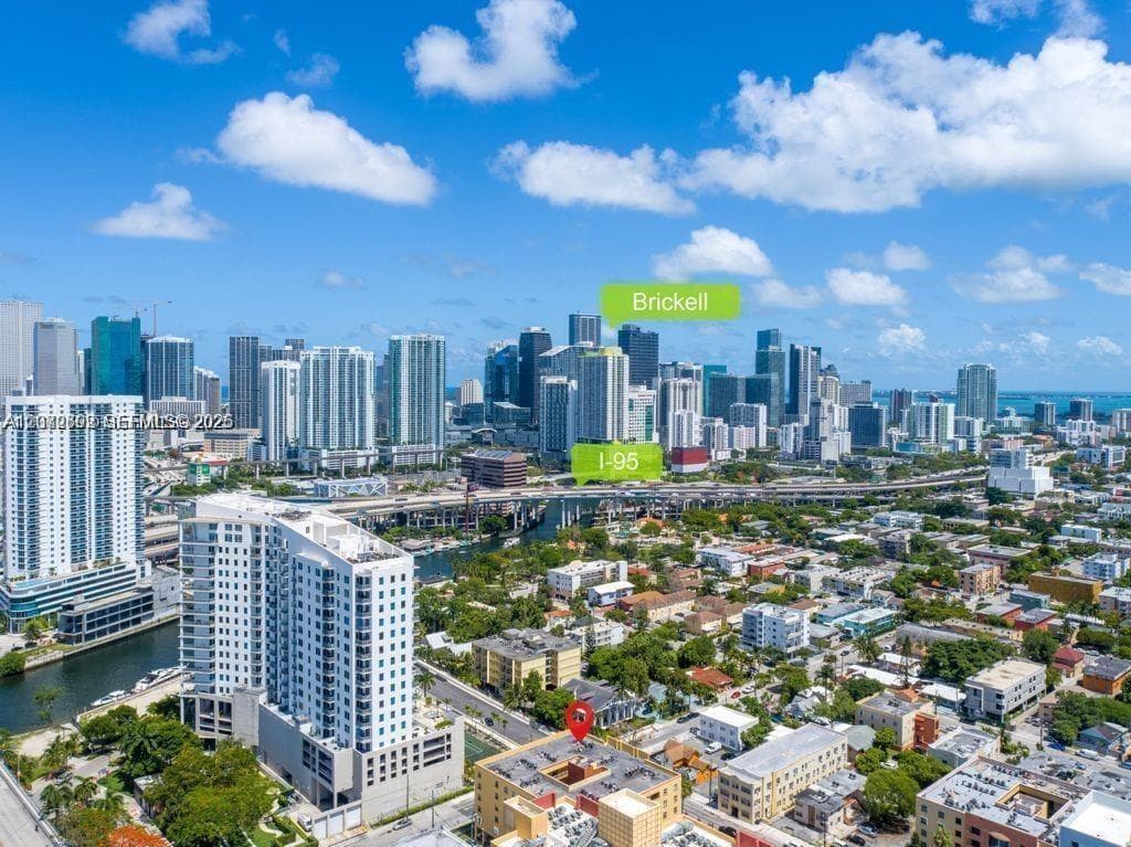 501 SW 1st St # 607, Miami, FL 33130