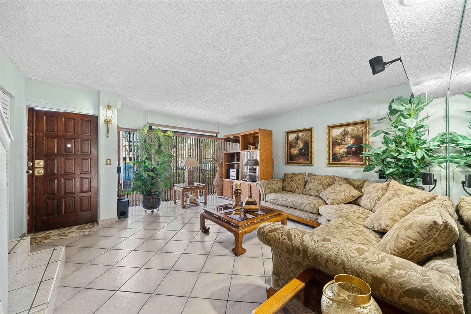 16470 NE 27TH Place # 35, North Miami Beach, FL 33160 photo 3