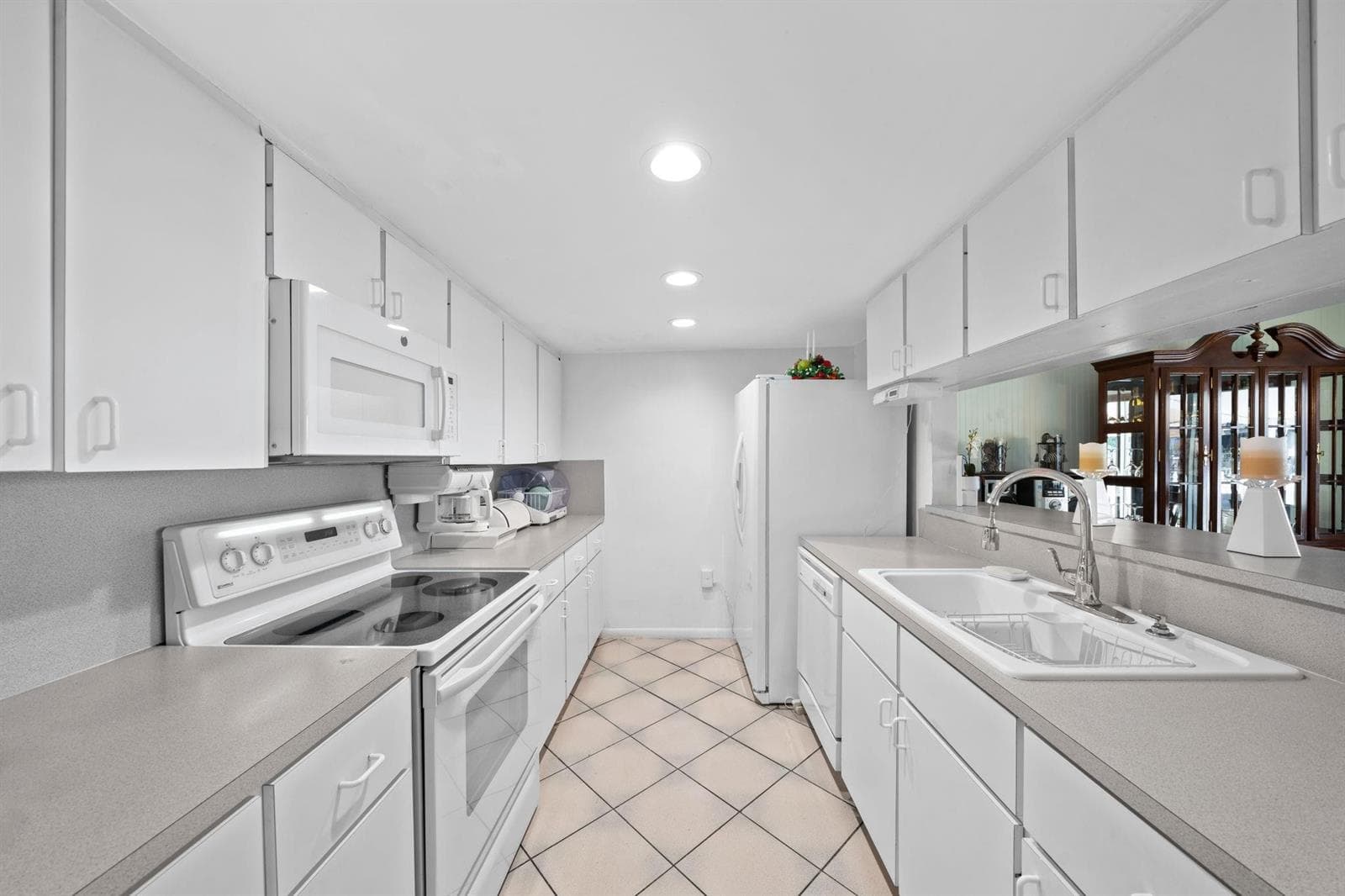 16470 NE 27TH Place # 35, North Miami Beach, FL 33160 photo 5