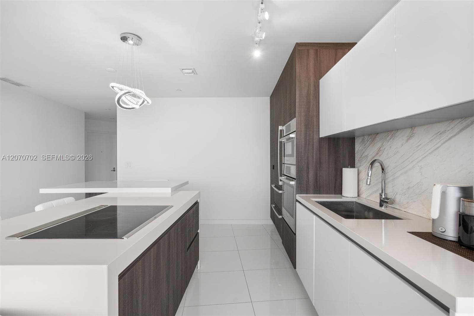 851 NE 1st Ave # 1610, Miami, FL 33132 photo 4