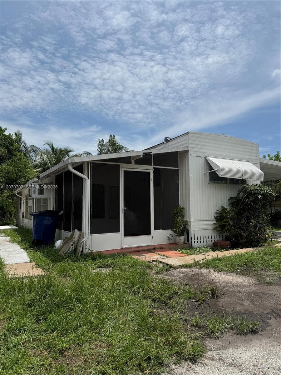 700 SW 8 Ave # 22A, Hallandale Beach, FL 33009 photo 2