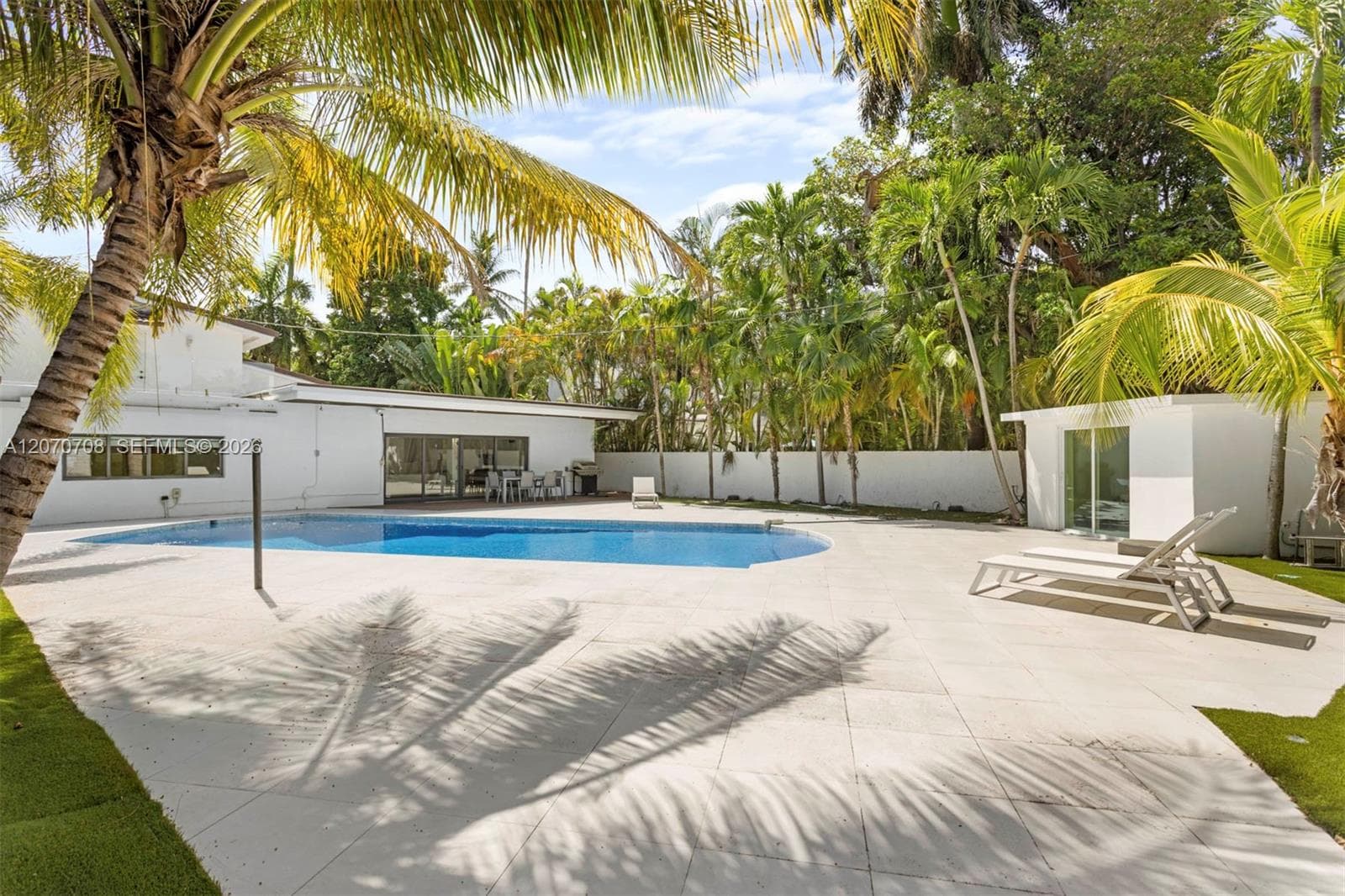 2388 Prairie Ave, Miami Beach, FL 33140 photo 2