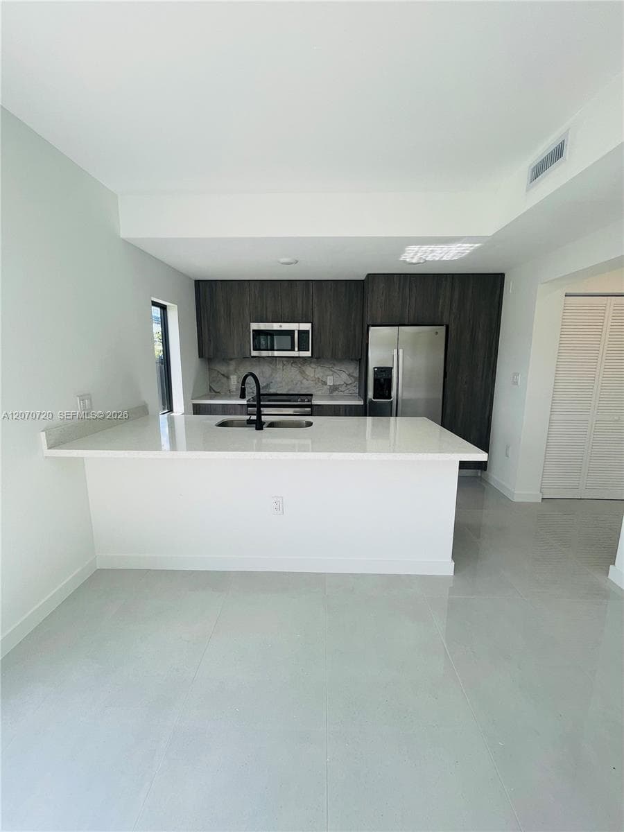 209 NW 13th Pl, Florida City, FL 33034 photo 4