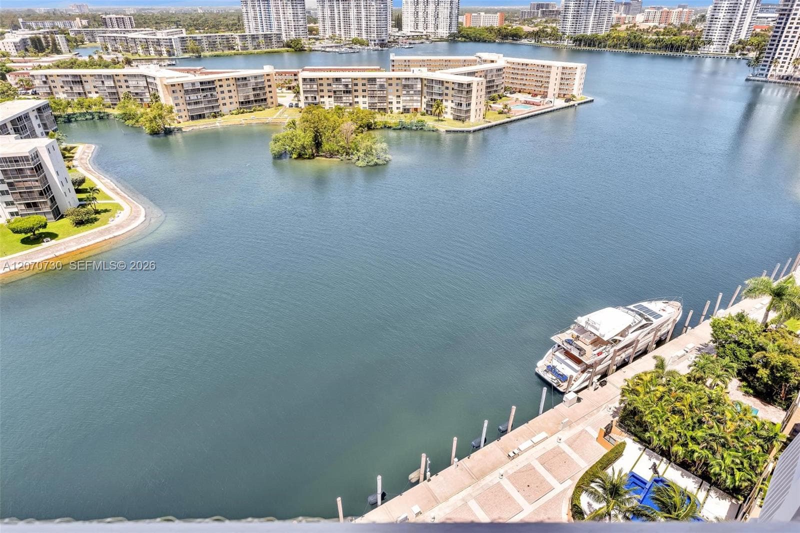 1000 W Island Blvd # 1710, Aventura, FL 33160 photo 2