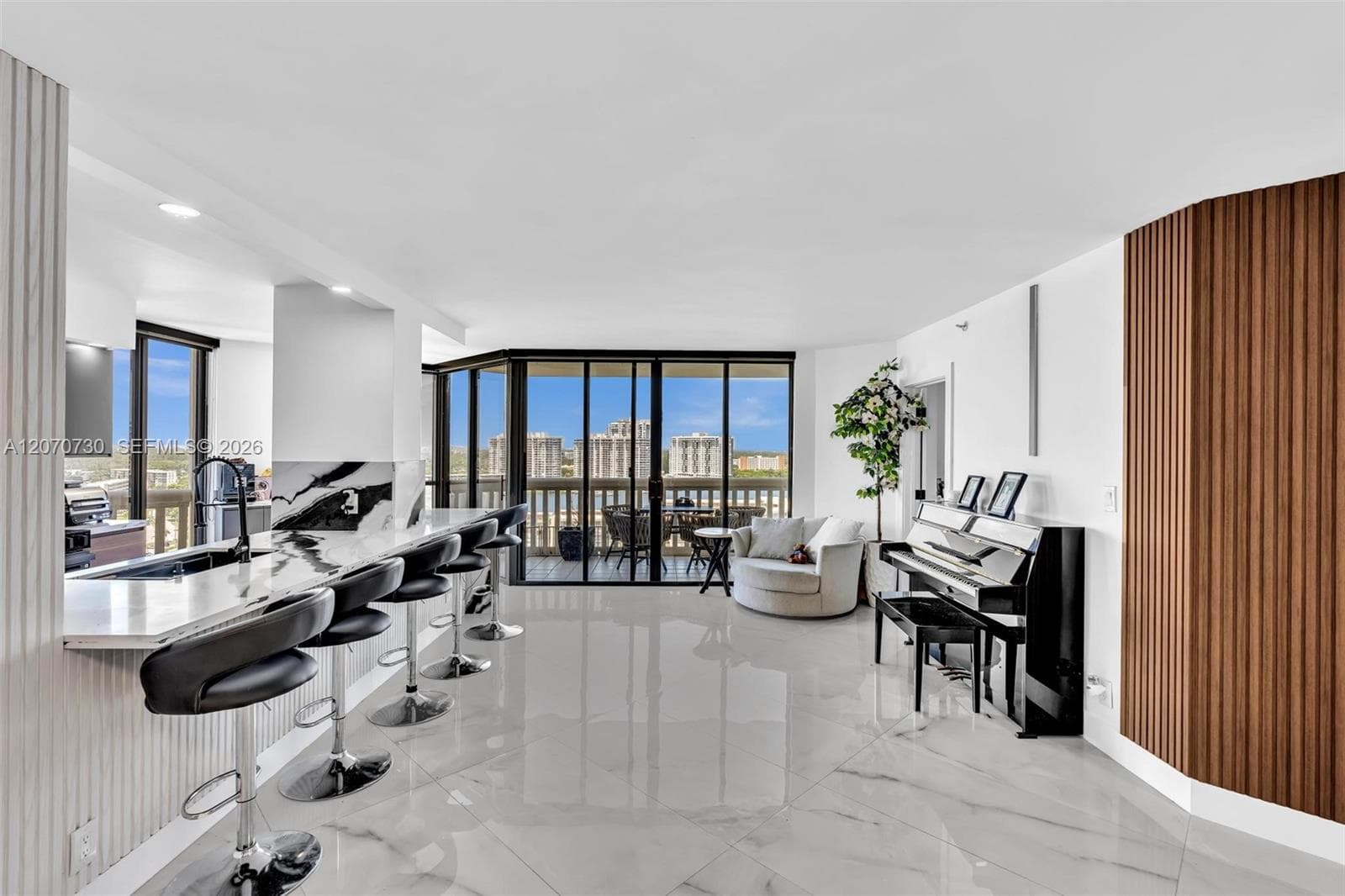 1000 W Island Blvd # 1710, Aventura, FL 33160 photo 4