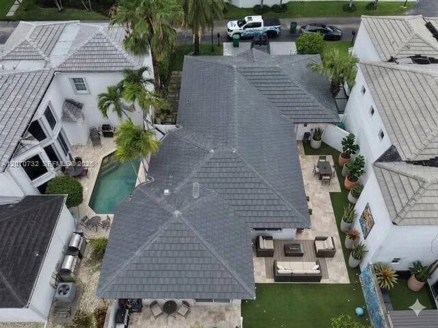 2558 NE 206th Ter, Miami, FL 33180 photo 4
