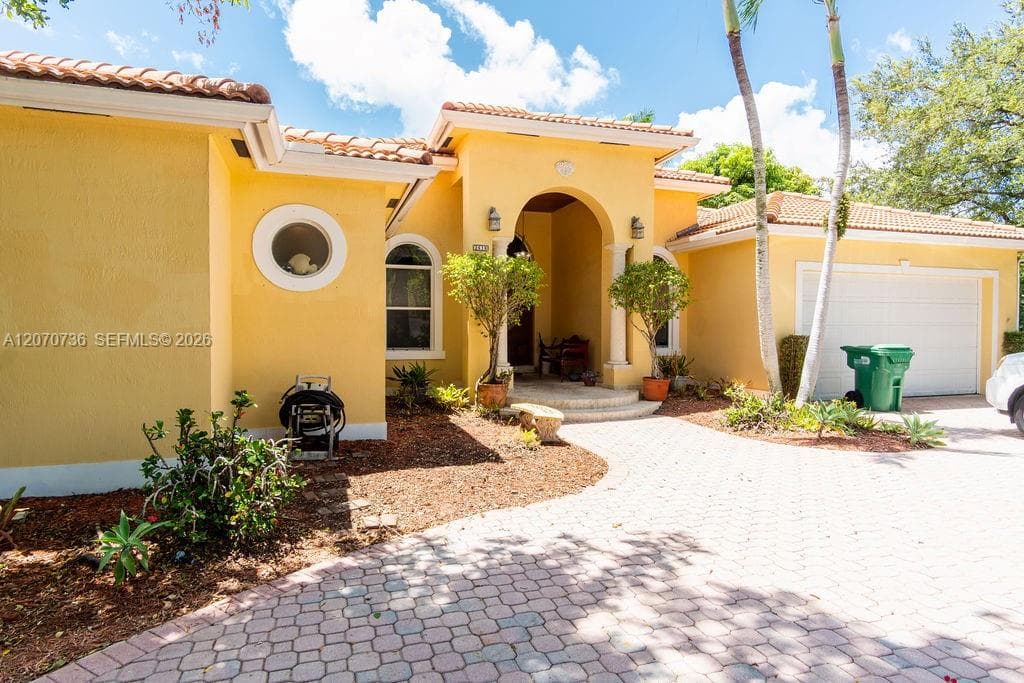 2610 SW 112th Ct, Miami, FL 33165 photo 2
