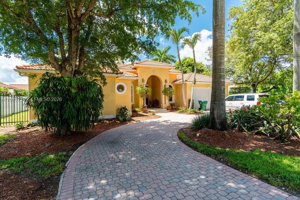 2610 SW 112th Ct, Miami, FL 33165 photo 3