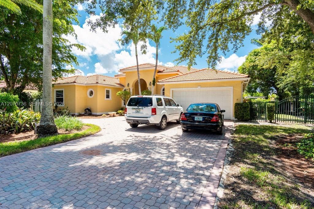 2610 SW 112th Ct, Miami, FL 33165 photo 4