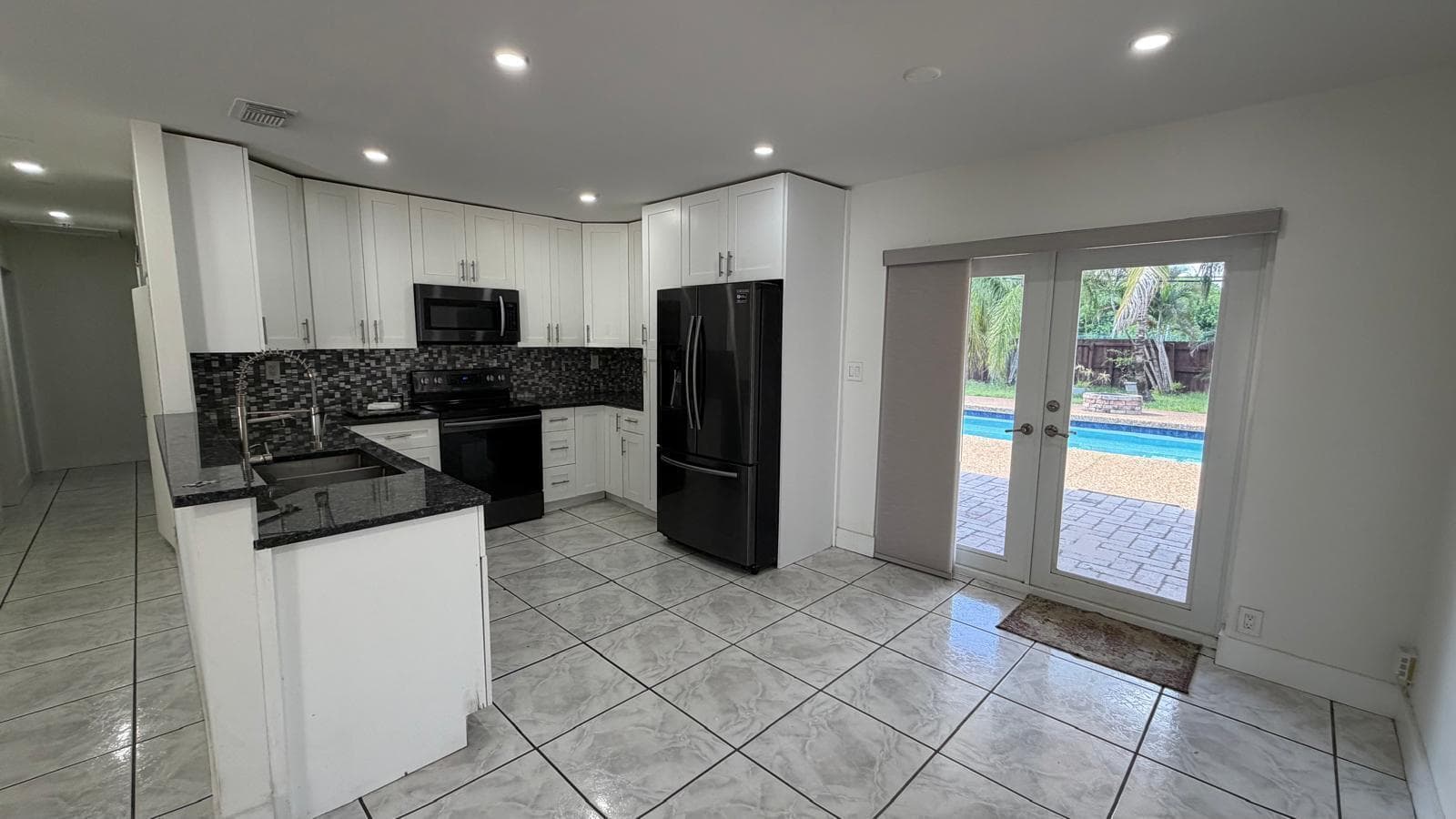 630 NE 23RD Court, Pompano Beach, FL 33064 photo 3