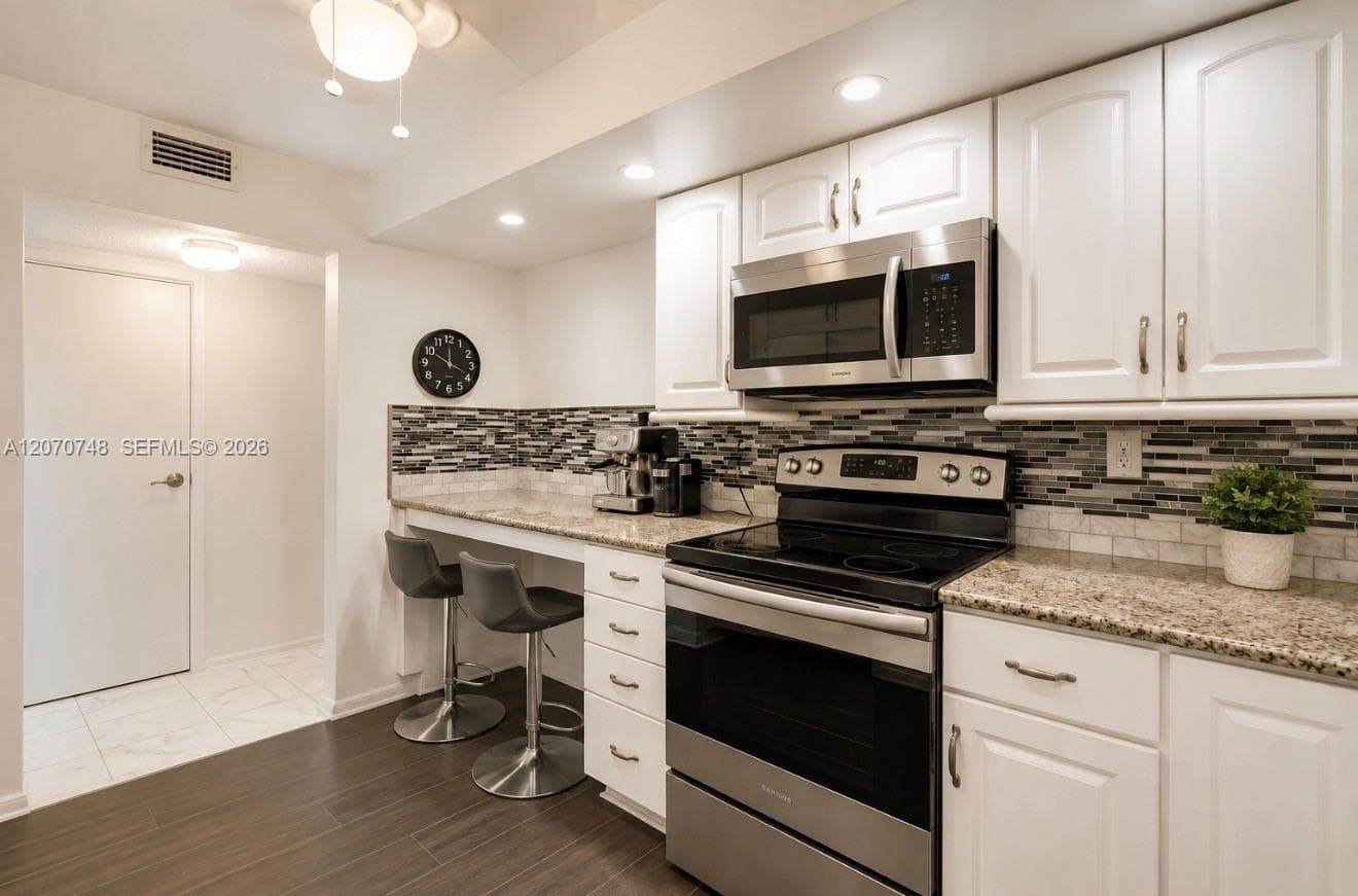 1000 Parkview Dr # 715, Hallandale Beach, FL 33009 photo 2