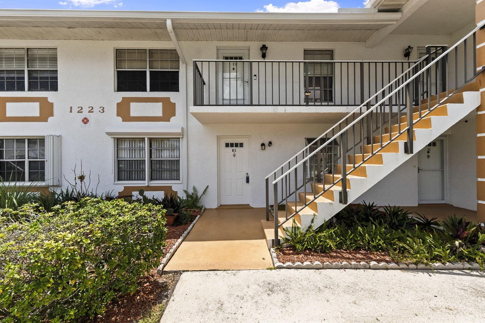 1223 S Lakes End Drive # E-1, Fort Pierce, FL 34982