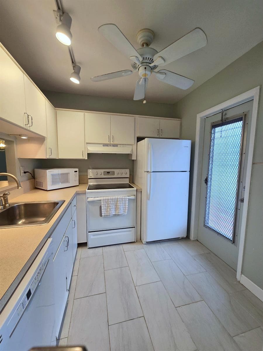 5071 W OAKLAND PARK Boulevard # 109, Lauderdale Lakes, FL 33313 photo 3