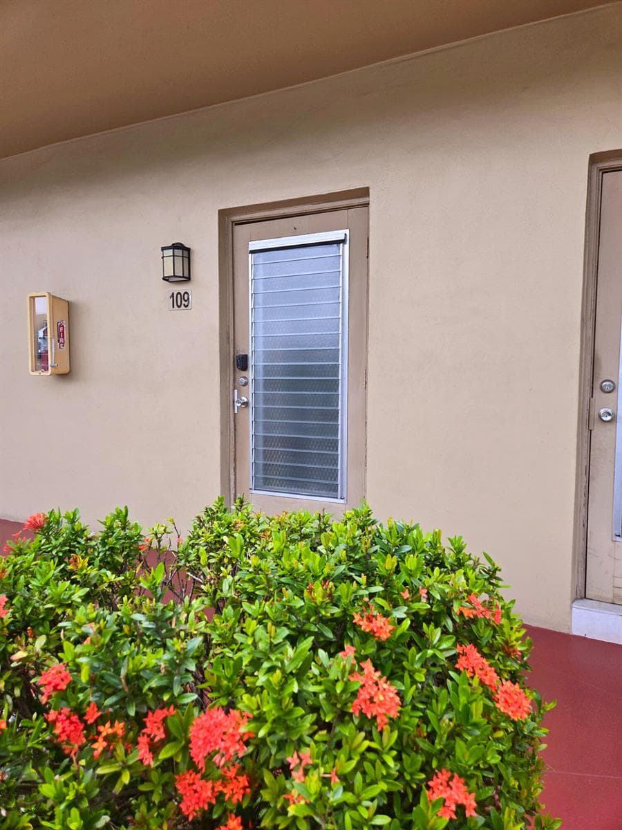 5071 W OAKLAND PARK Boulevard # 109, Lauderdale Lakes, FL 33313