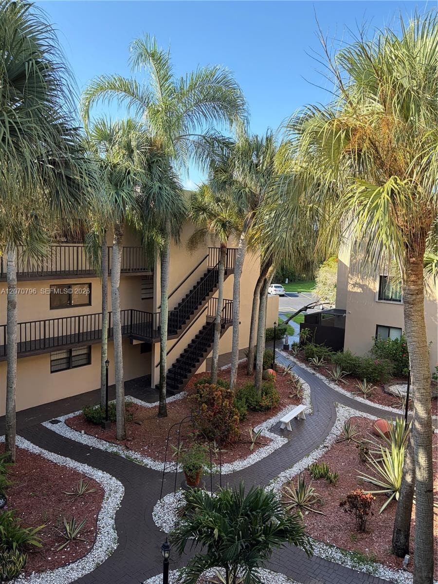 10865 SW 112th Ave # 313, Miami, FL 33176 photo 2