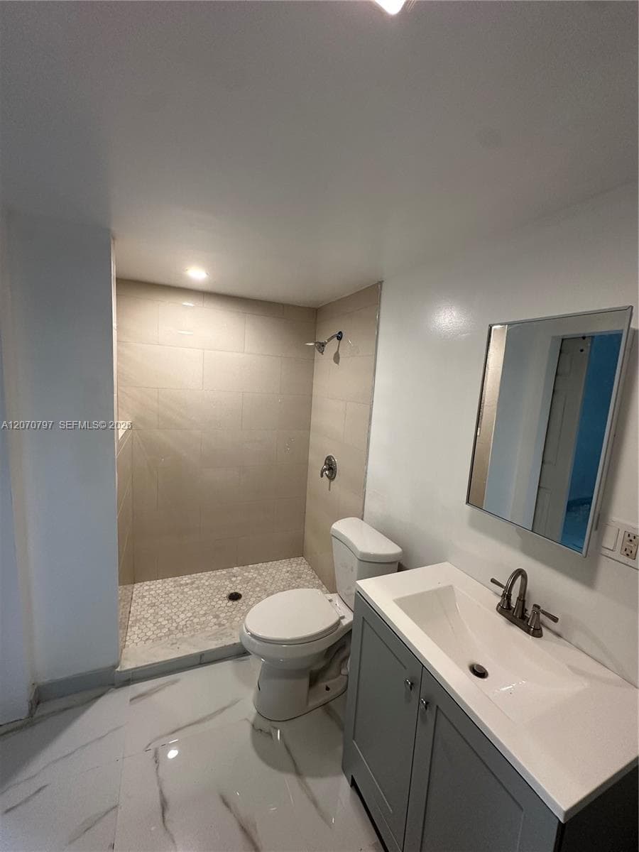 8111 N 10, Tampa, FL 33604 photo 5