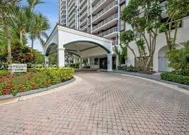 3640 Yacht Club Dr # 908, Aventura, FL 33180