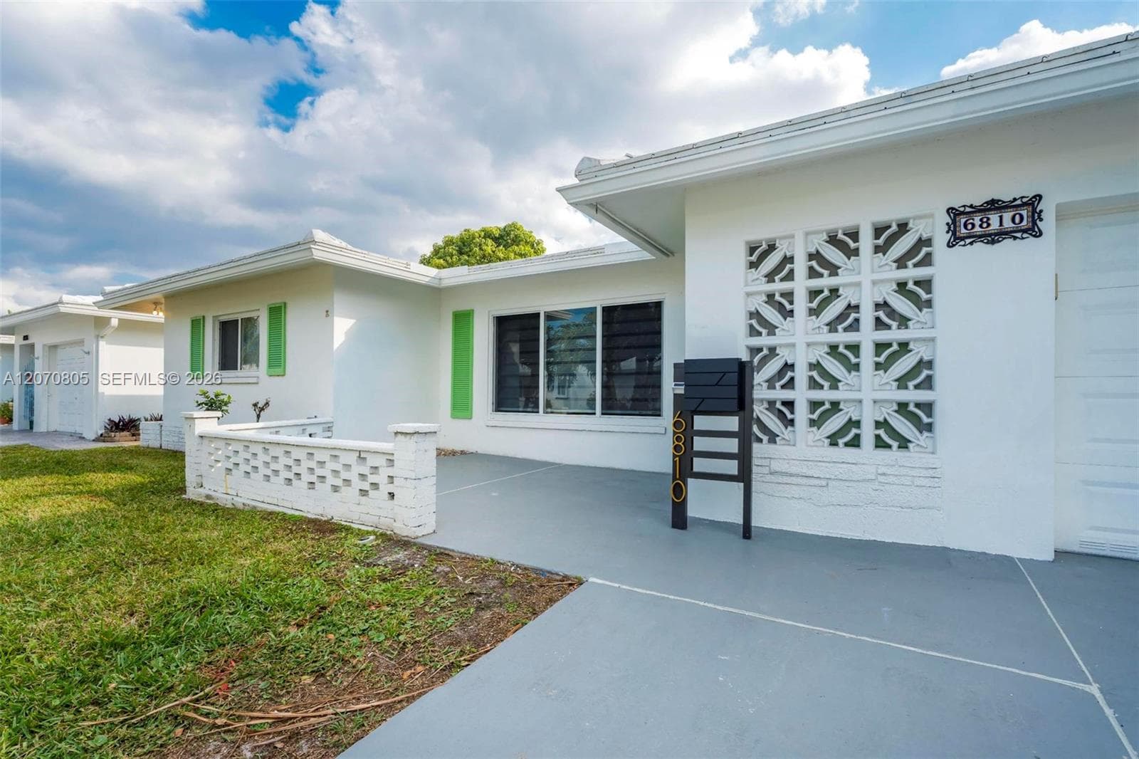 6810 NW 74th Pl, Tamarac, FL 33321 photo 3