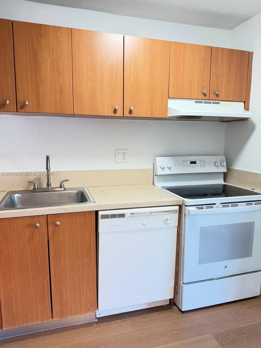 411 Executive Center Dr # 109, West Palm Beach, FL 33401 photo 3