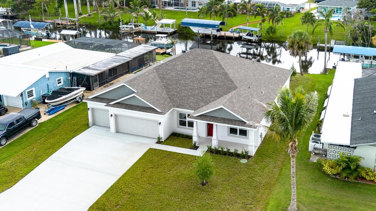 798 SE Seahouse Drive, Port St. Lucie, FL 34983 photo 3