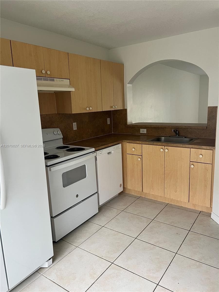 2911 SE 13th Ave # 104-49, Homestead, FL 33035 photo 3