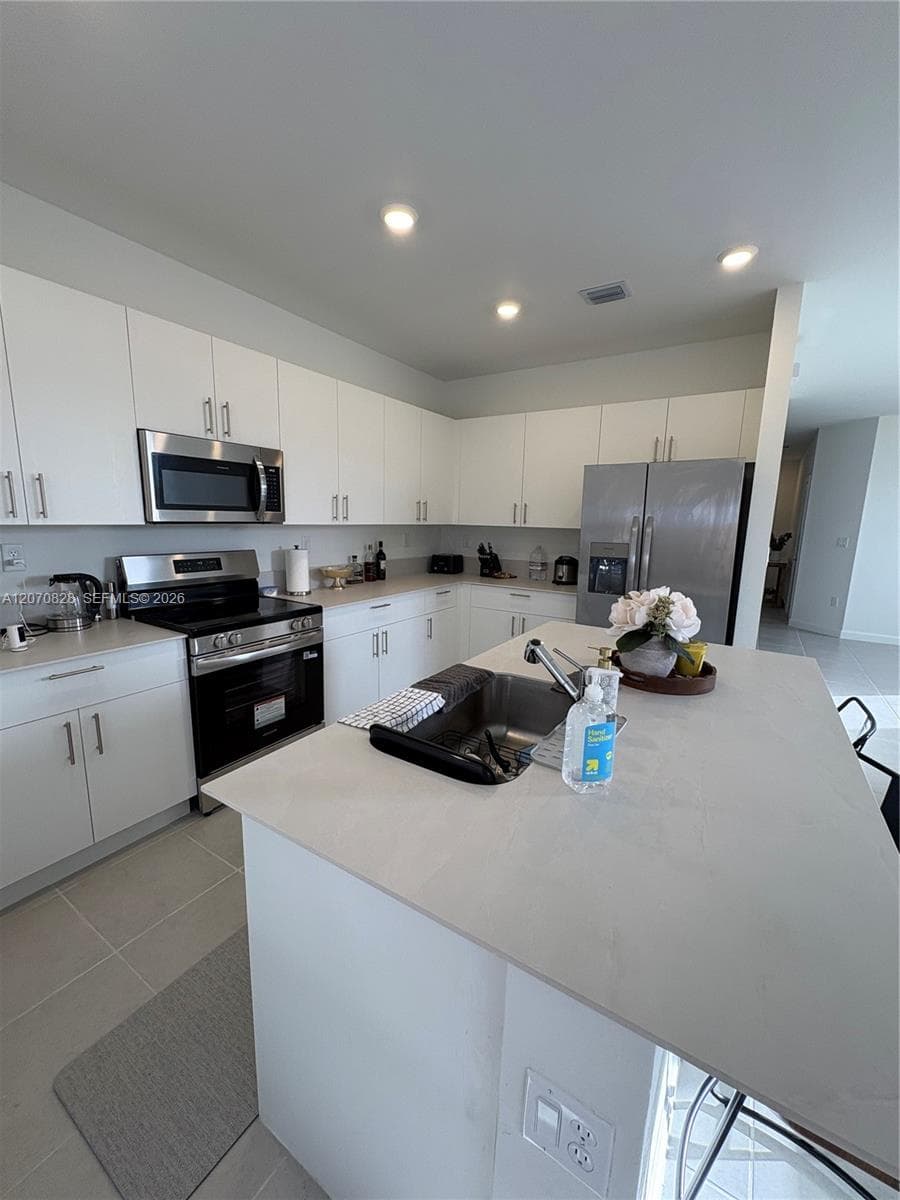 2409 SE 28th St, Homestead, FL 33035 photo 5