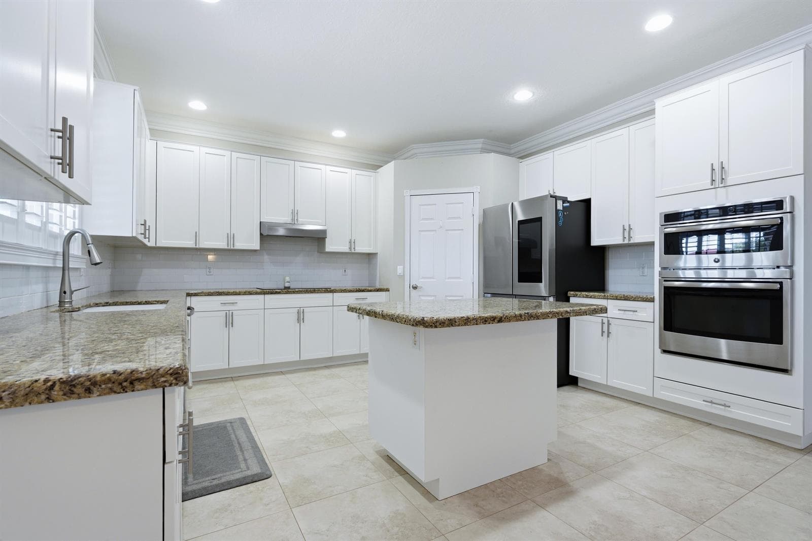 15562 Cypress Park Drive, Wellington, FL 33414 photo 3