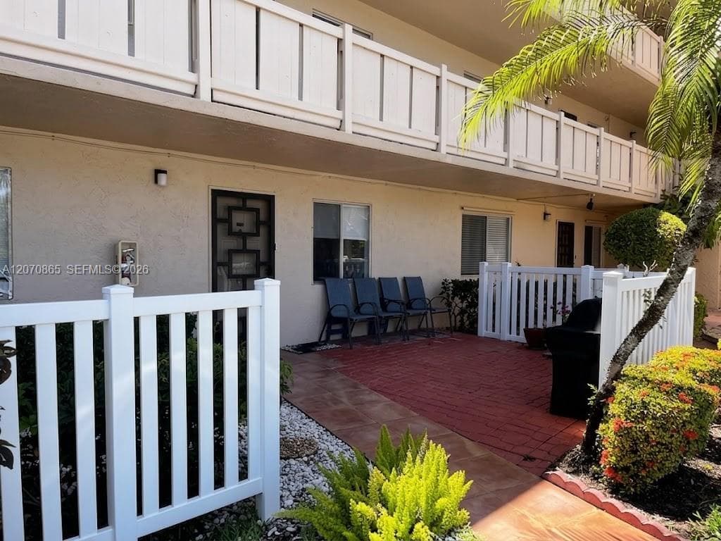 6936 Huntington Ln # 103, Delray Beach, FL 33446 photo 3