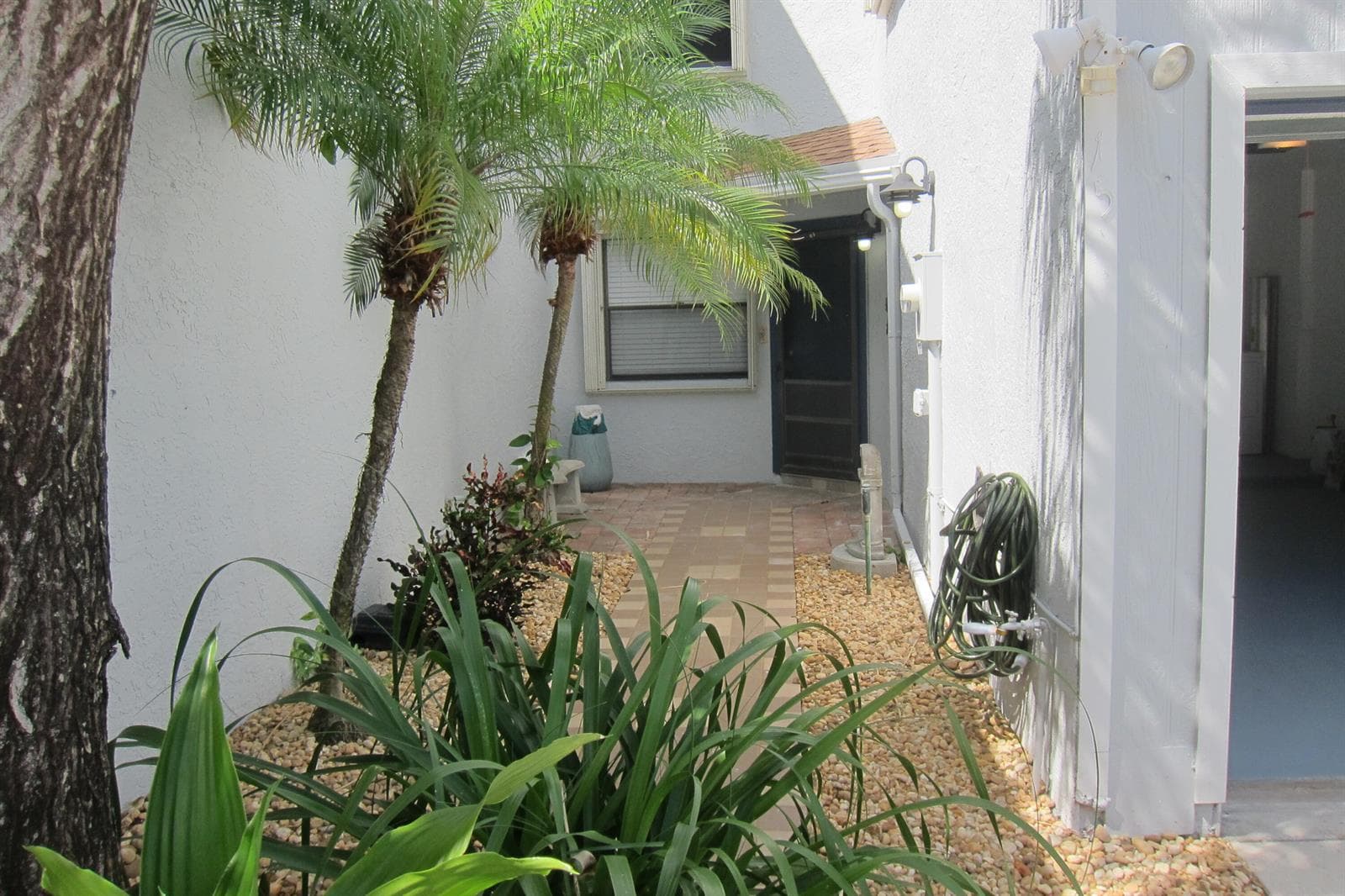 1517 Woodbridge Lakes Circle, West Palm Beach, FL 33406 photo 2
