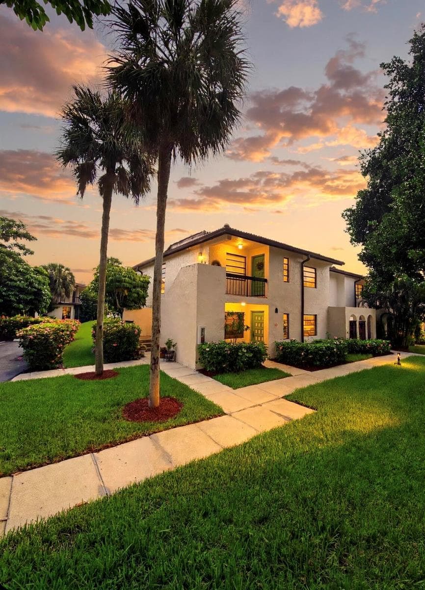 21785 Cypress Drive # 46B, Boca Raton, FL 33433