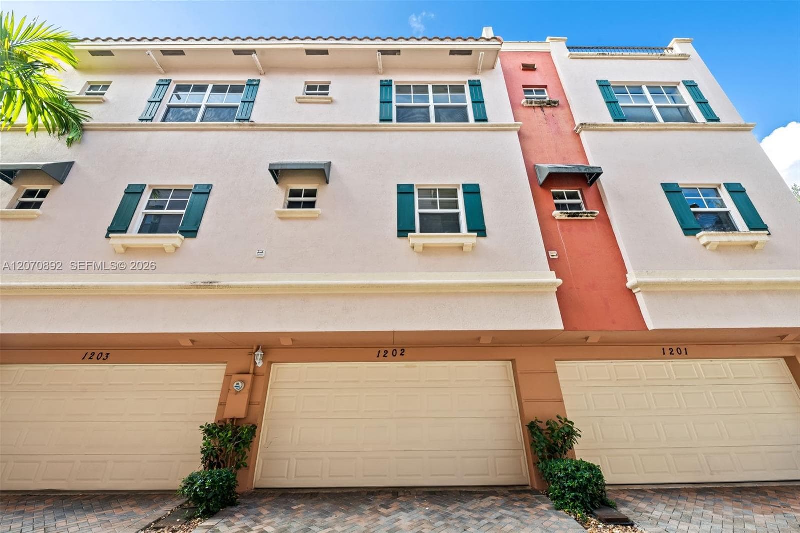 1033 NE 17th Way # 1202, Fort Lauderdale, FL 33304 photo 2