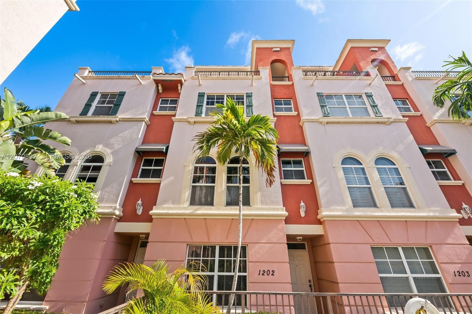 1033 NE 17th Way # 1202, Fort Lauderdale, FL 33304