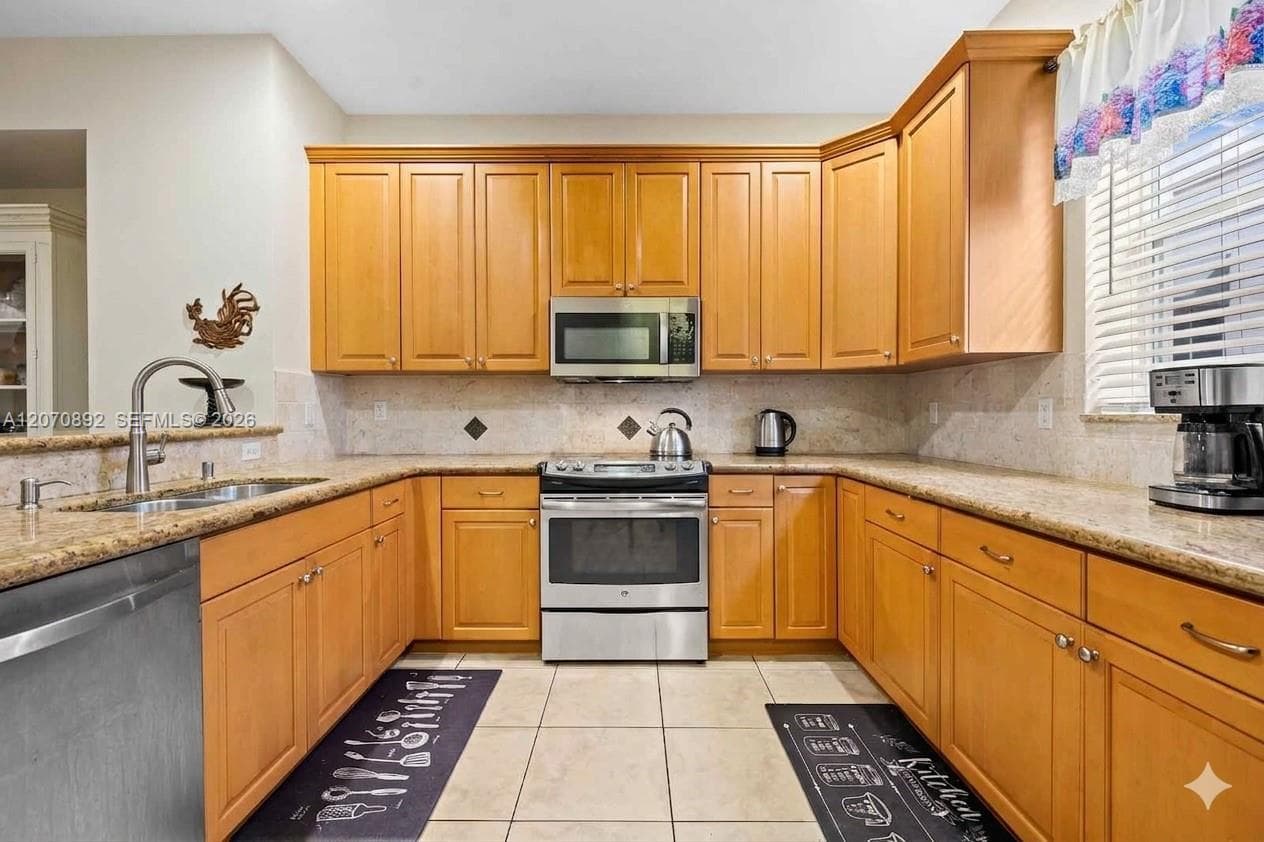 1033 NE 17th Way # 1202, Fort Lauderdale, FL 33304 photo 5