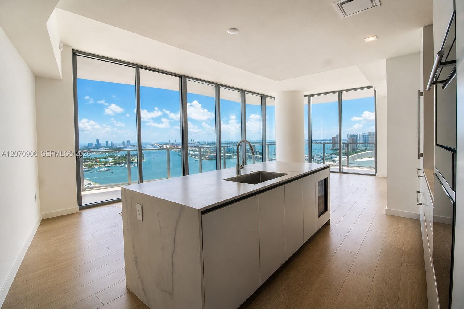1400 Biscayne Blvd # 3401, Miami, FL 33132