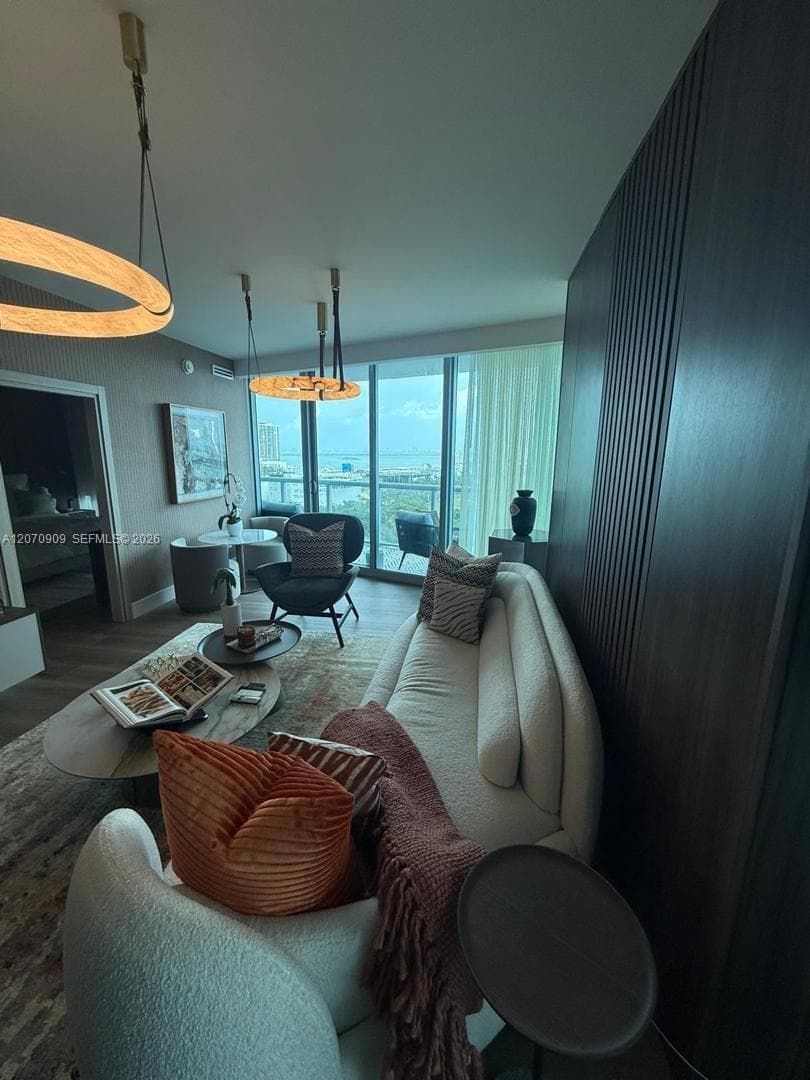 888 Biscayne Blvd # 1509, Miami, FL 33132 photo 3