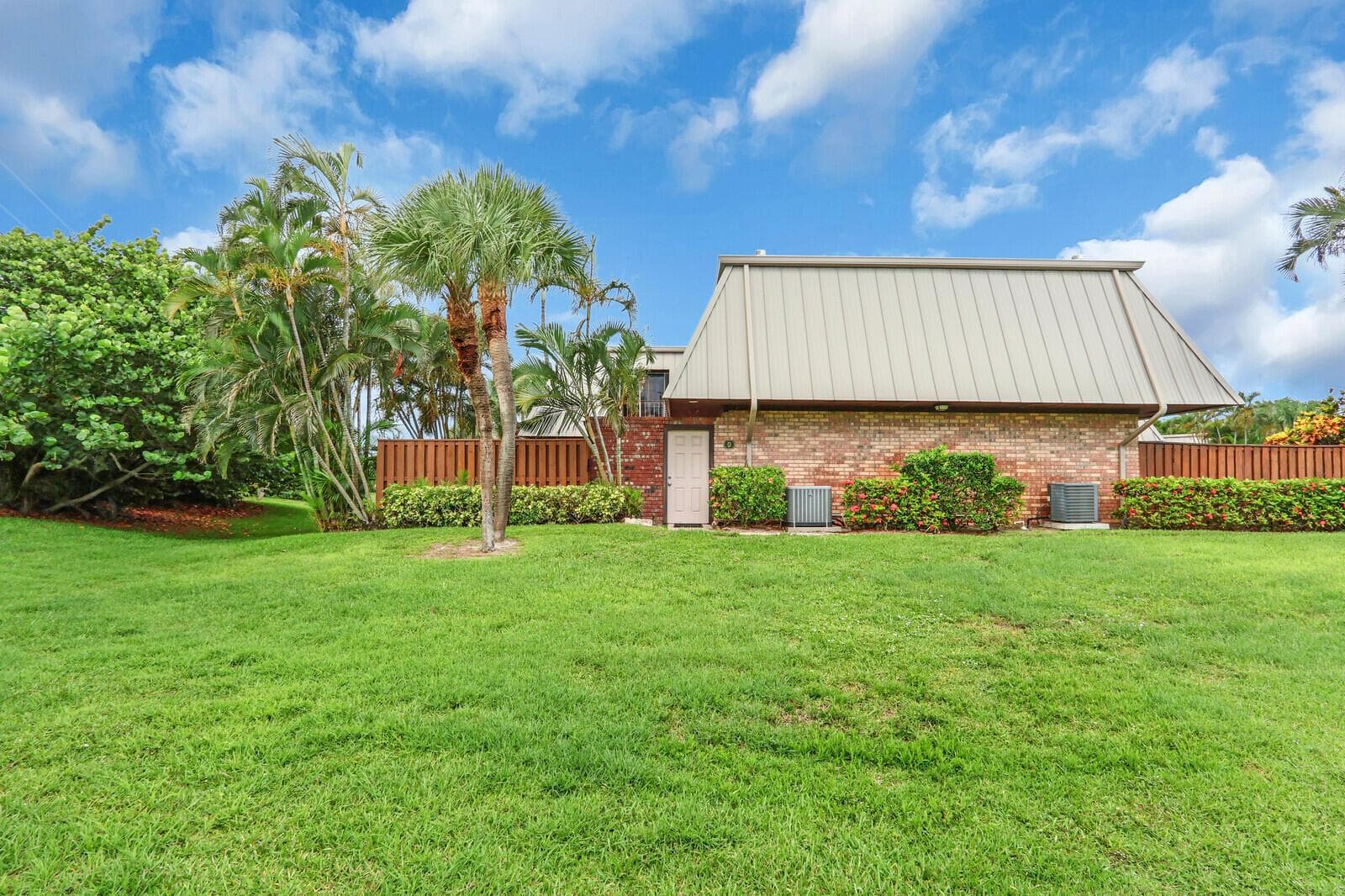 1420 OCEAN Way # 7D, Jupiter, FL 33477 photo 2