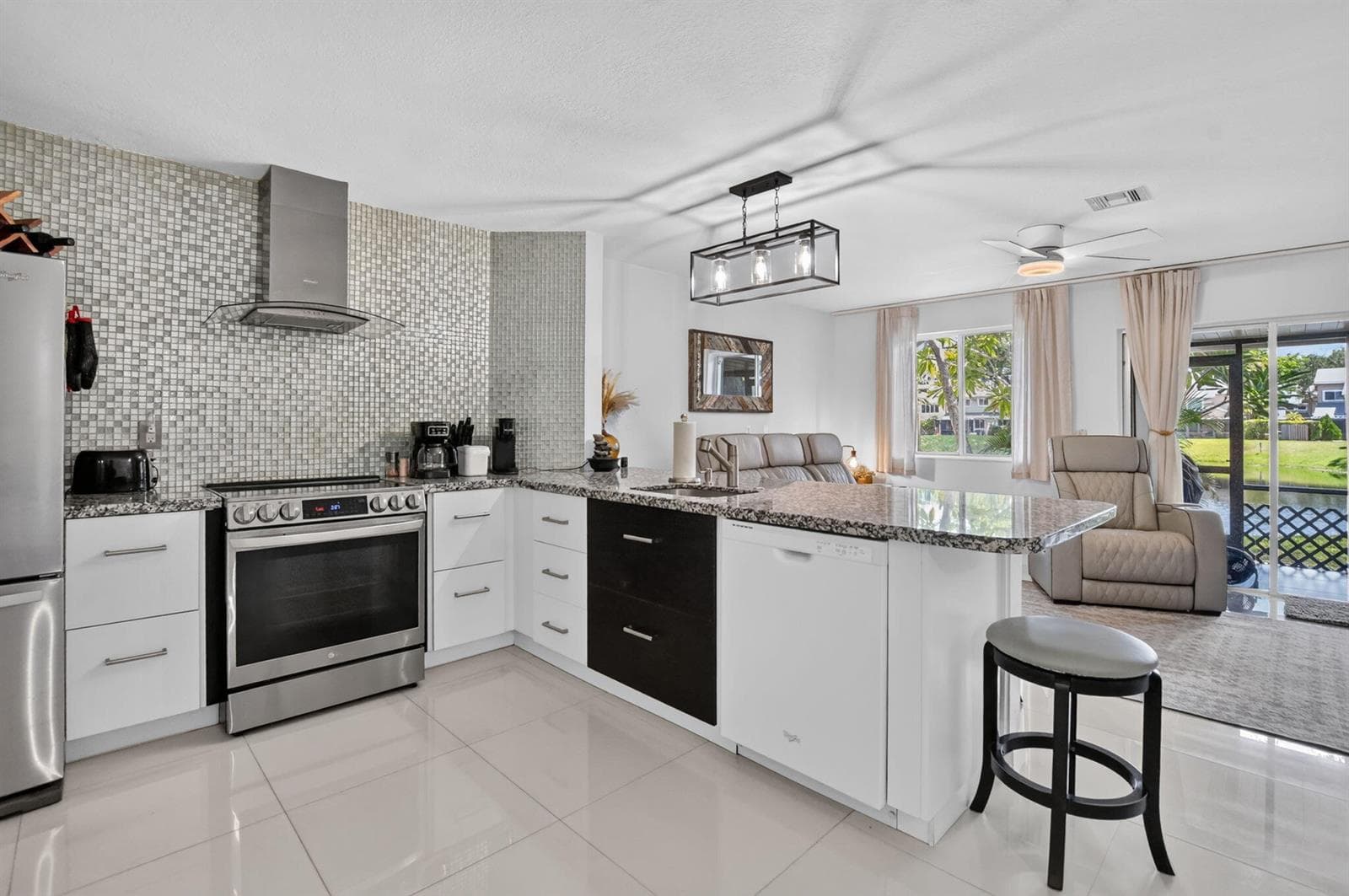 2260 Discovery Circle W, Deerfield Beach, FL 33442 photo 4